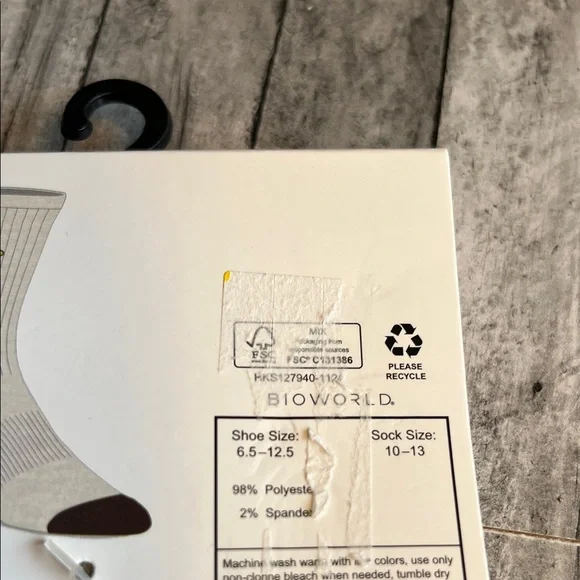 Peanuts Cream Crew Socks with Embroidered Woodstock - Picture 3 of 3